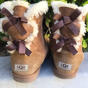 UGGS